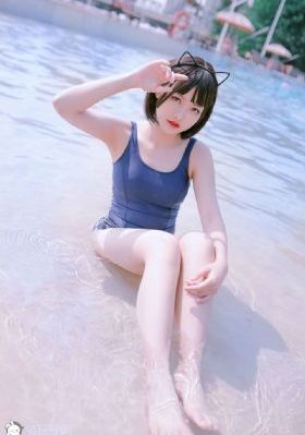 秘书裸体跪着伺候老板h_1080迅雷电影在线